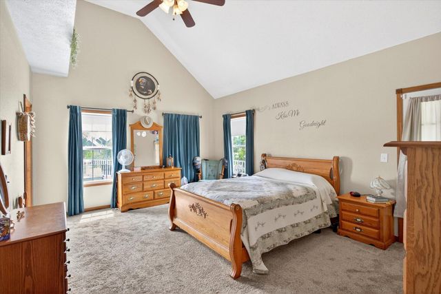 1061 S Eagle Lake Drive, Nixa, MO 65714