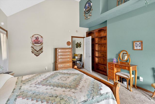 1061 S Eagle Lake Drive, Nixa, MO 65714