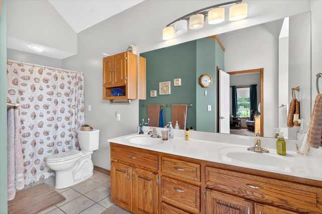 1061 S Eagle Lake Drive, Nixa, MO 65714