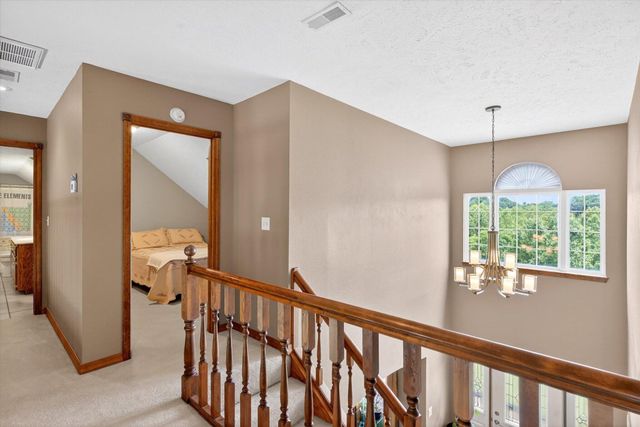 1061 S Eagle Lake Drive, Nixa, MO 65714