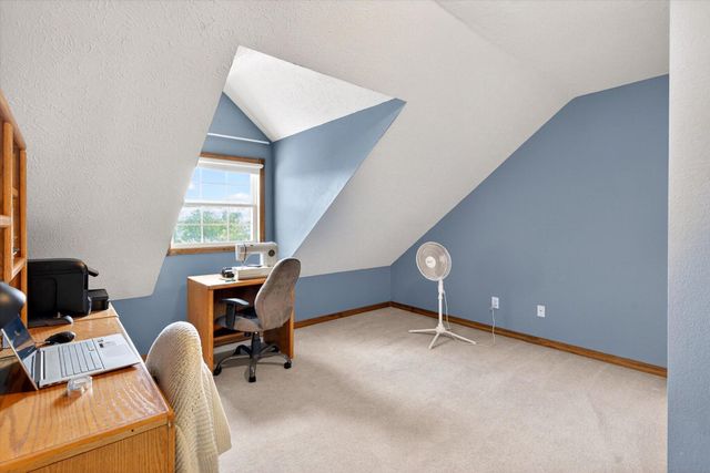1061 S Eagle Lake Drive, Nixa, MO 65714