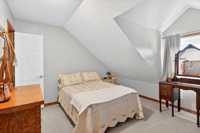 1061 S Eagle Lake Drive, Nixa, MO 65714