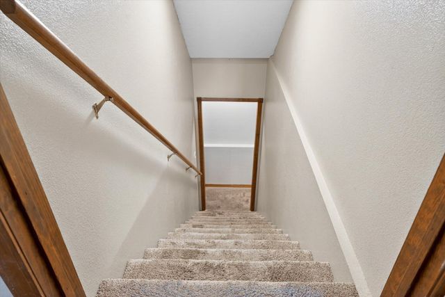 1061 S Eagle Lake Drive, Nixa, MO 65714