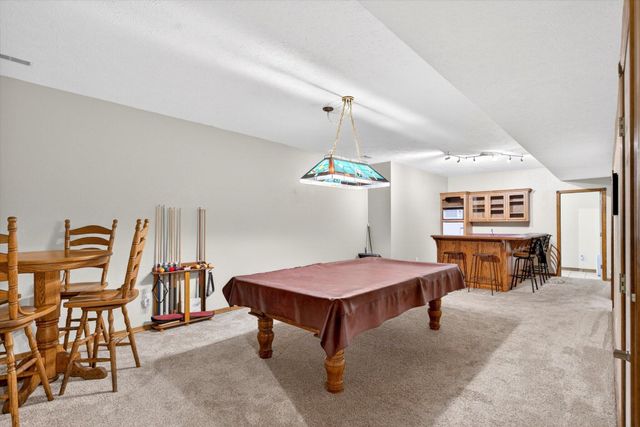 1061 S Eagle Lake Drive, Nixa, MO 65714