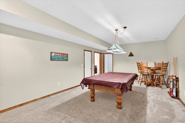 1061 S Eagle Lake Drive, Nixa, MO 65714