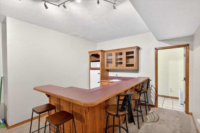 1061 S Eagle Lake Drive, Nixa, MO 65714
