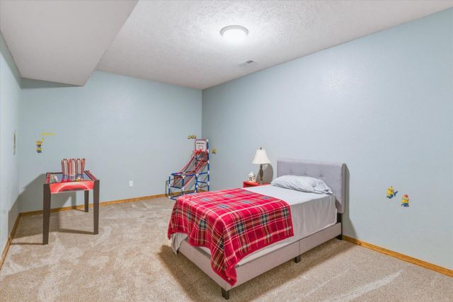 1061 S Eagle Lake Drive, Nixa, MO 65714