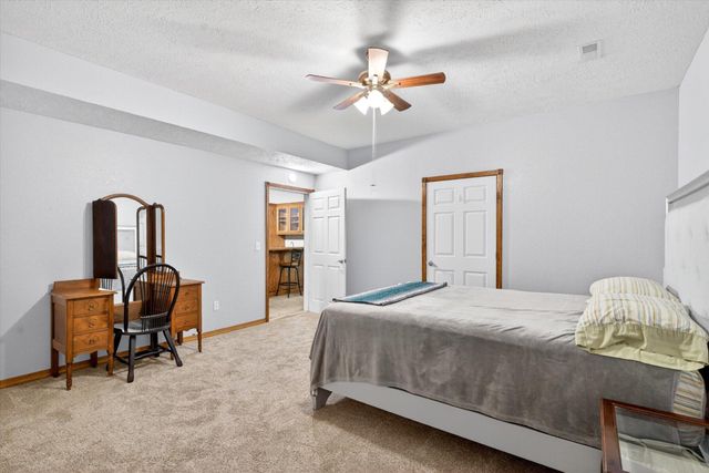 1061 S Eagle Lake Drive, Nixa, MO 65714