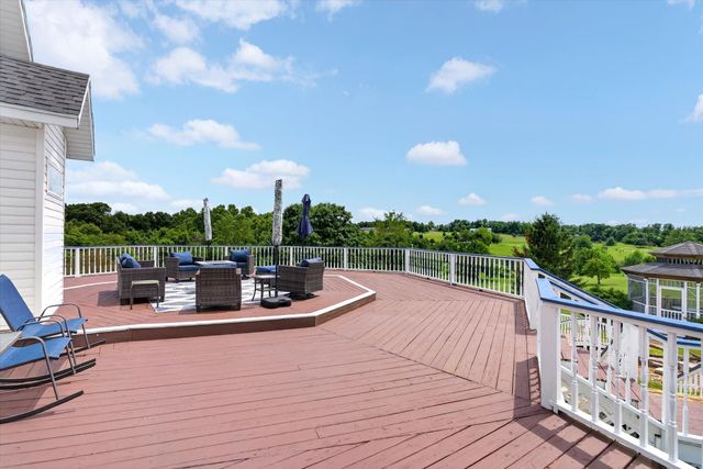 1061 S Eagle Lake Drive, Nixa, MO 65714
