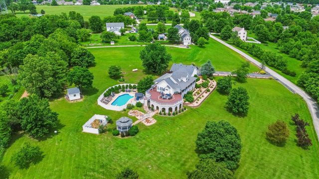 1061 S Eagle Lake Drive, Nixa, MO 65714