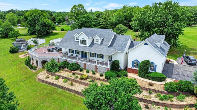 1061 S Eagle Lake Drive, Nixa, MO 65714