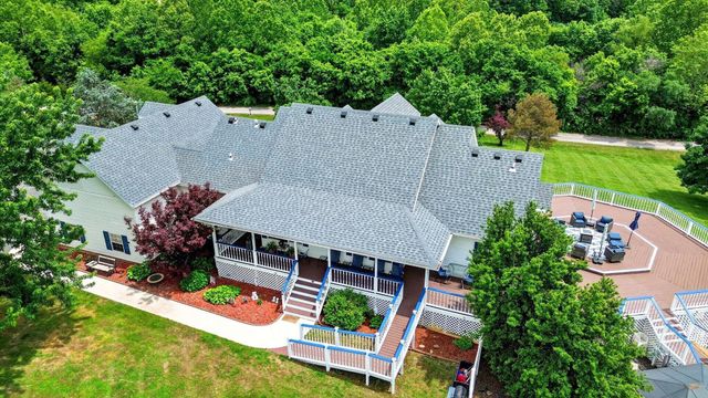 1061 S Eagle Lake Drive, Nixa, MO 65714