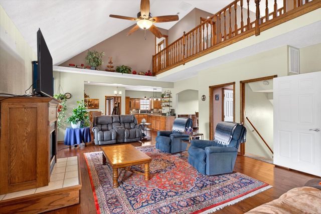 1061 S Eagle Lake Drive, Nixa, MO 65714
