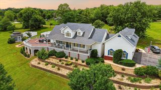 1061 S Eagle Lake Drive, Nixa, MO 65714