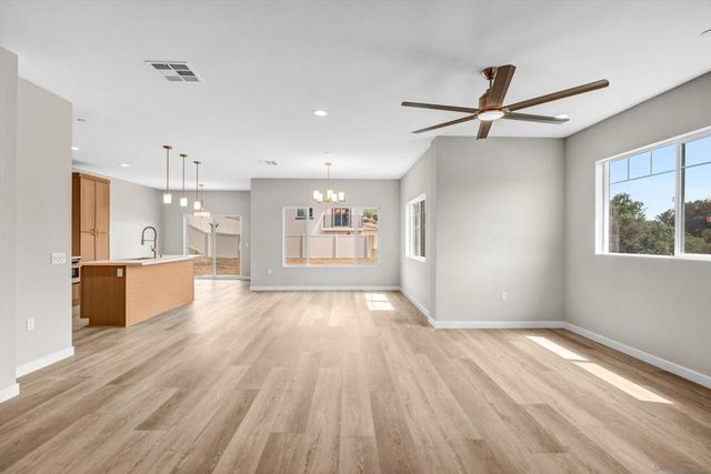 3915 Rojo Tierra Rd, La Mesa, CA 91941