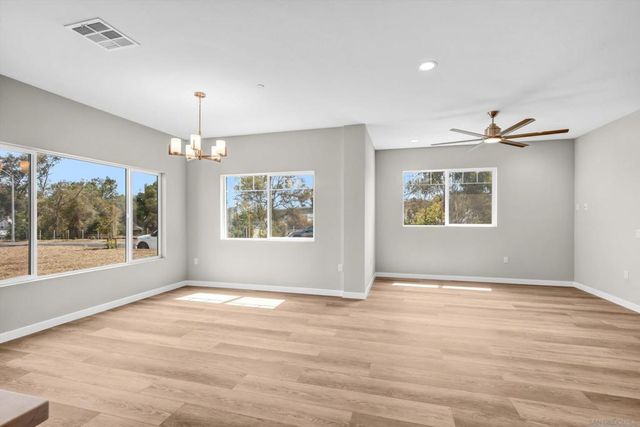 3915 Rojo Tierra Rd, La Mesa, CA 91941
