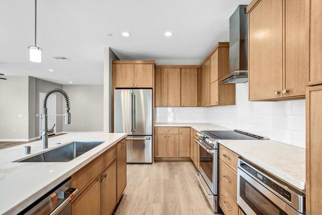 3915 Rojo Tierra Rd, La Mesa, CA 91941
