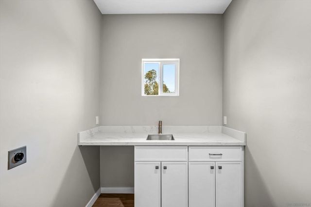 3915 Rojo Tierra Rd, La Mesa, CA 91941