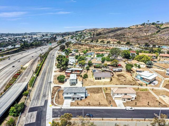 3915 Rojo Tierra Rd, La Mesa, CA 91941