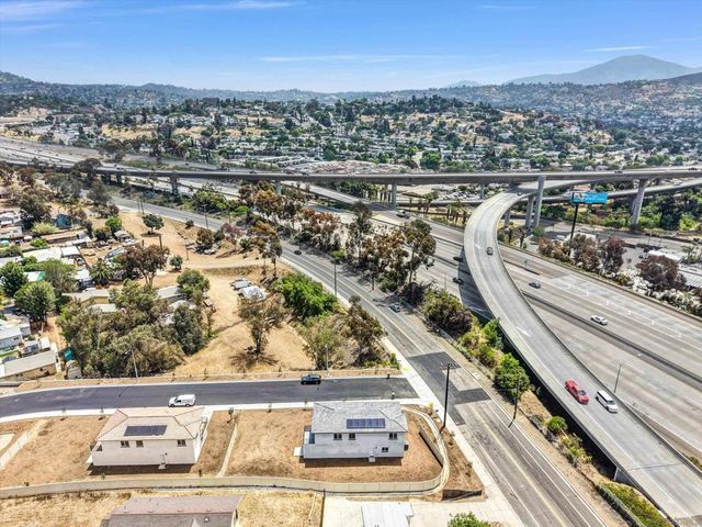 3915 Rojo Tierra Rd, La Mesa, CA 91941
