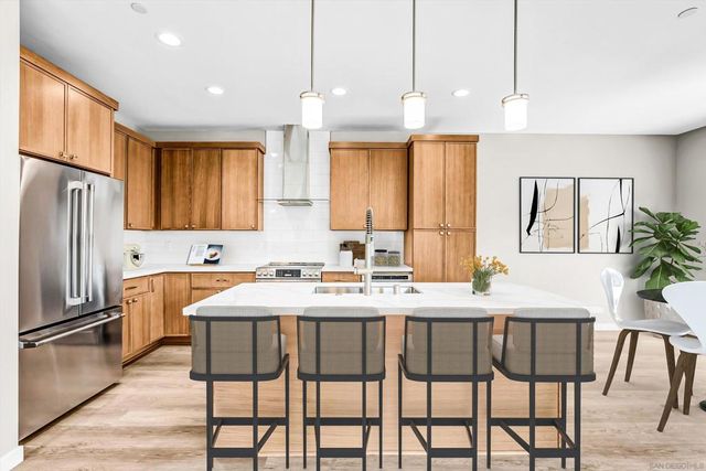 3915 Rojo Tierra Rd, La Mesa, CA 91941
