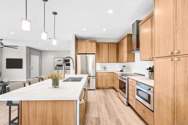 3915 Rojo Tierra Rd, La Mesa, CA 91941