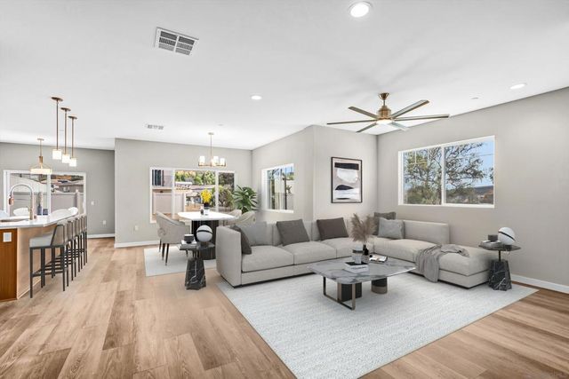 3915 Rojo Tierra Rd, La Mesa, CA 91941