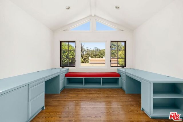 15810 Castlewoods Drive, Sherman Oaks, CA 91403