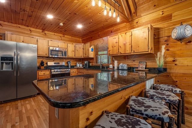 1820 Shady Falls Road, Blue Ridge, GA 30513
