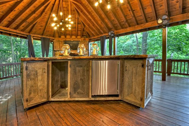 1820 Shady Falls Road, Blue Ridge, GA 30513