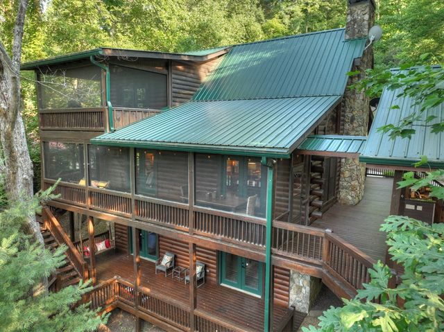 1820 Shady Falls Road, Blue Ridge, GA 30513