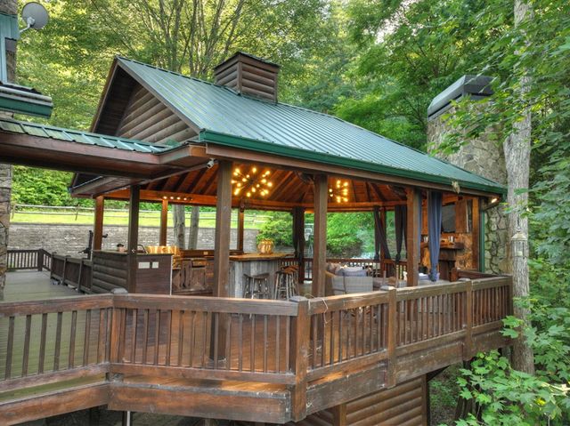 1820 Shady Falls Road, Blue Ridge, GA 30513