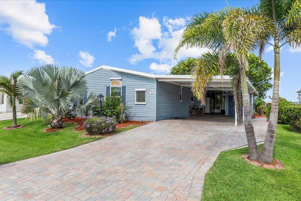 7933 Meadowlark Lane, Port St. Lucie, FL 34952