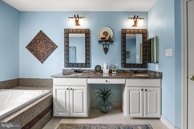 25 AMESBURY PARKE, Medford, NJ 08055