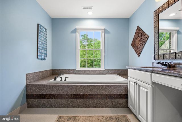 25 AMESBURY PARKE, Medford, NJ 08055