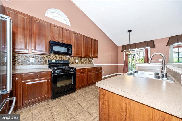 250 DINWIDDIE WAY, Kearneysville, WV 25430