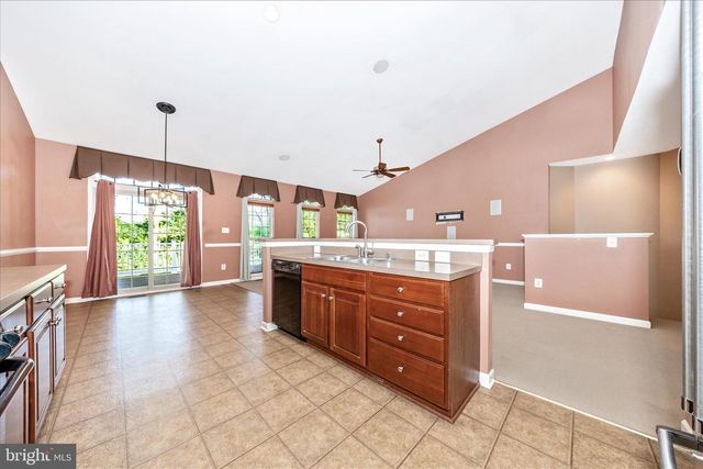 250 DINWIDDIE WAY, Kearneysville, WV 25430