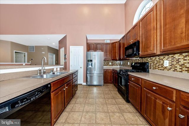 250 DINWIDDIE WAY, Kearneysville, WV 25430