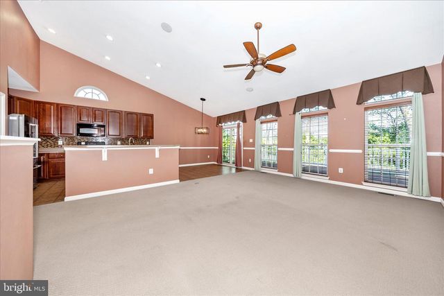 250 DINWIDDIE WAY, Kearneysville, WV 25430