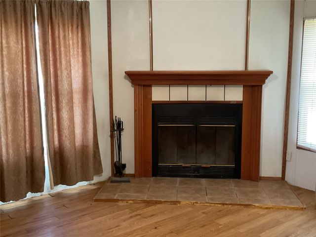 125 Rock Salt Court, Springtown, TX 76082