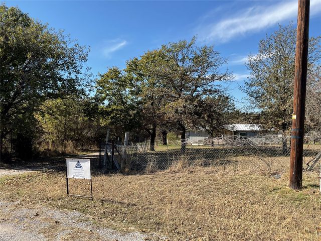 125 Rock Salt Court, Springtown, TX 76082
