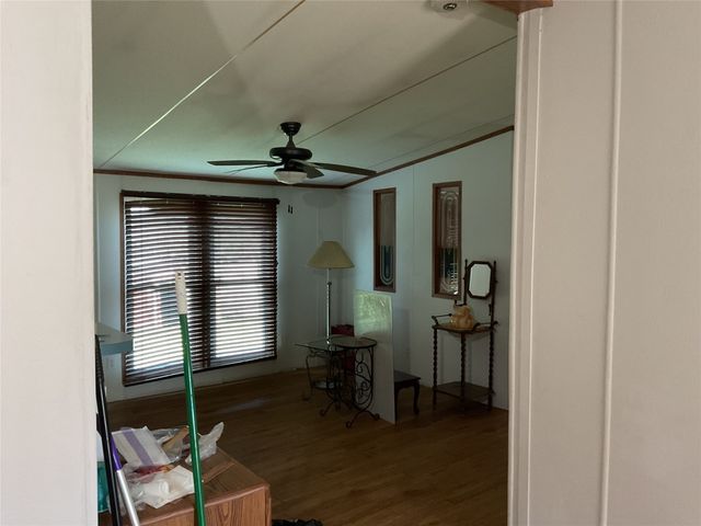 125 Rock Salt Court, Springtown, TX 76082