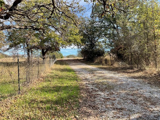 125 Rock Salt Court, Springtown, TX 76082