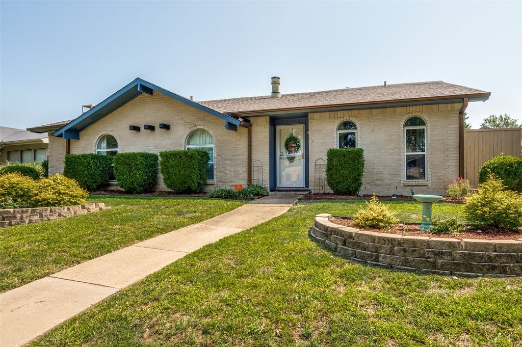 2008 Haymeadow, Carrollton, TX 75007