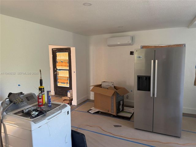 2910 NW 25th St, Fort Lauderdale, FL 33311