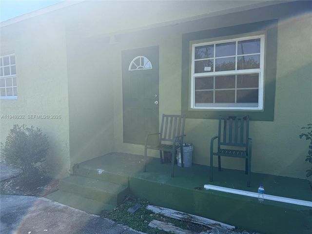 2910 NW 25th St, Fort Lauderdale, FL 33311