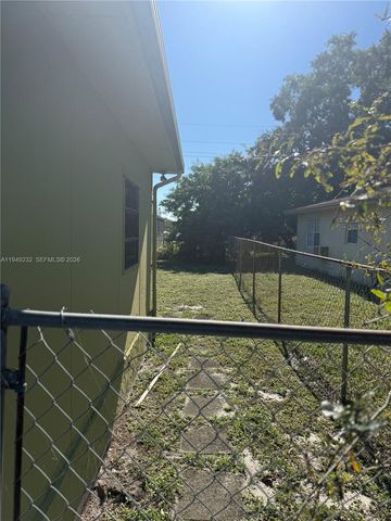 2910 NW 25th St, Fort Lauderdale, FL 33311