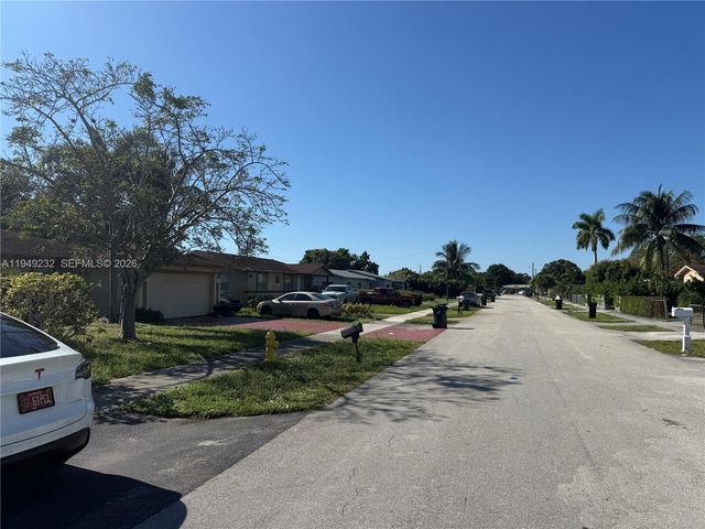 2910 NW 25th St, Fort Lauderdale, FL 33311