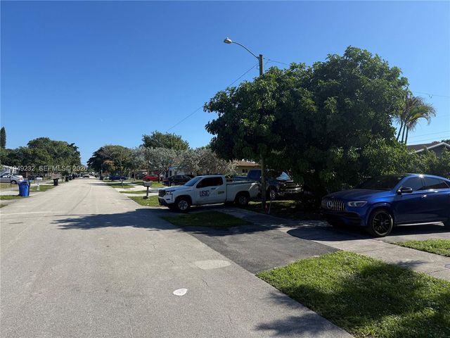 2910 NW 25th St, Fort Lauderdale, FL 33311