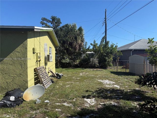 2910 NW 25th St, Fort Lauderdale, FL 33311